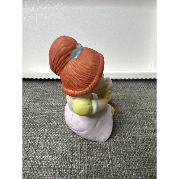 Vintage 1984 Cabbage Patch Ceramic Girl Red Hair Figurine Holding Flowers Spring - Picture 2 of 7